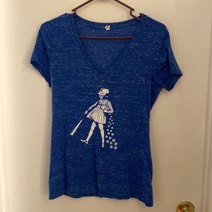 Ladies v-neck cubs shirt